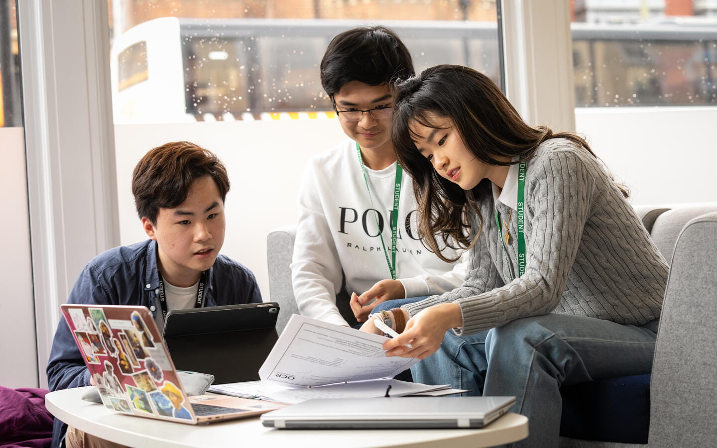 Oxford International Education Group cung cấp đa dạng chương trình học tập