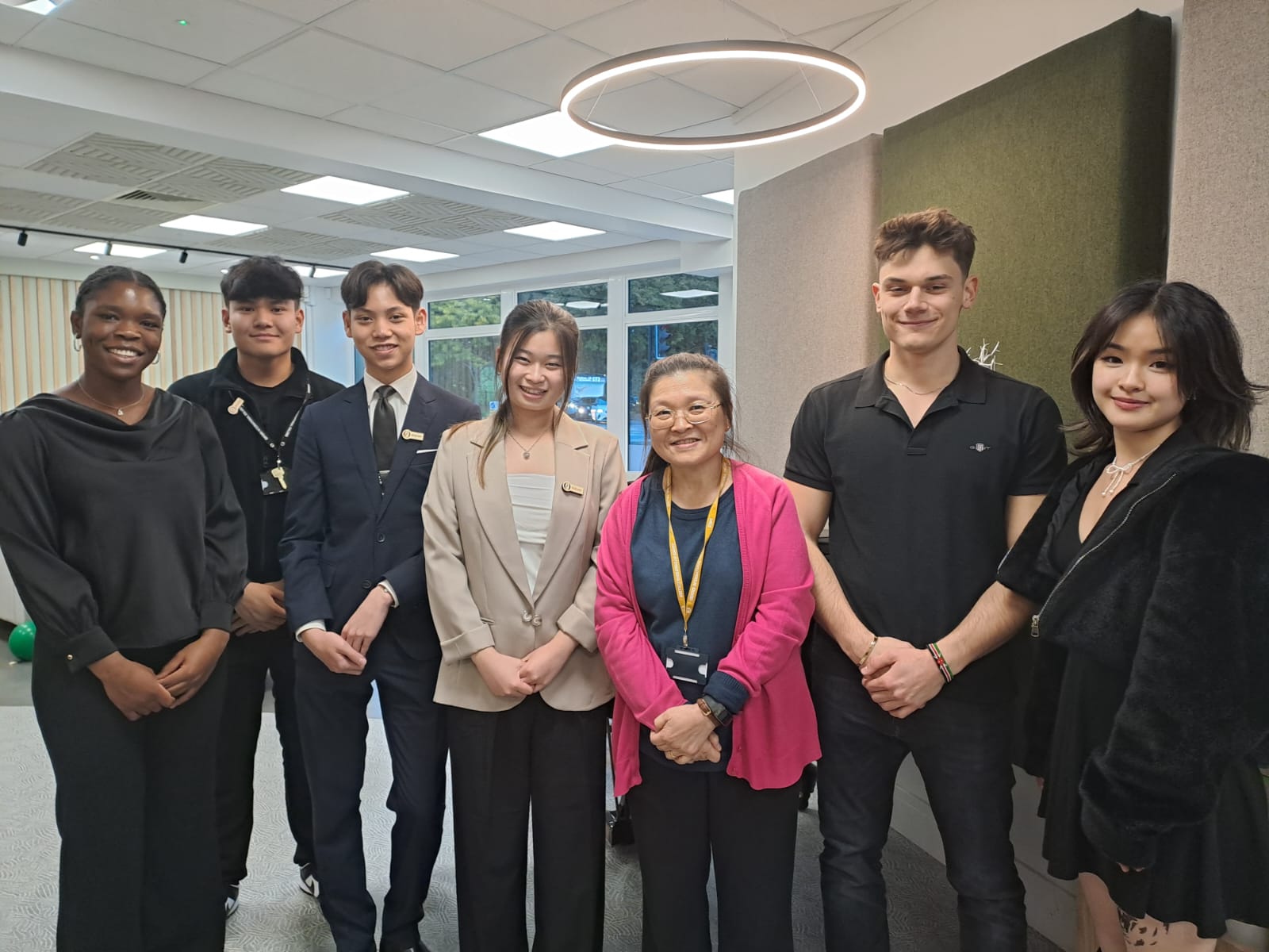 Alumni Visit - Alumni Visit