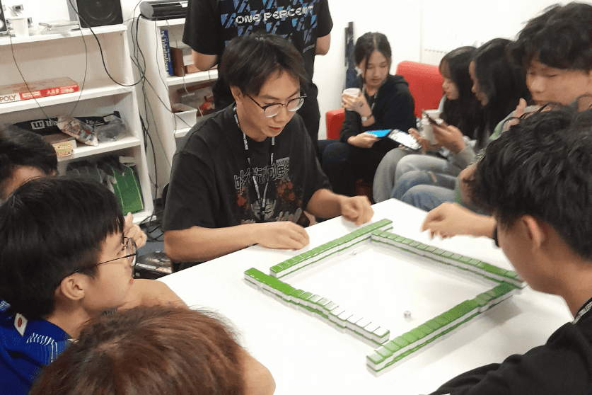 Boarding Arrivals - Carousel For News Detail - OIC