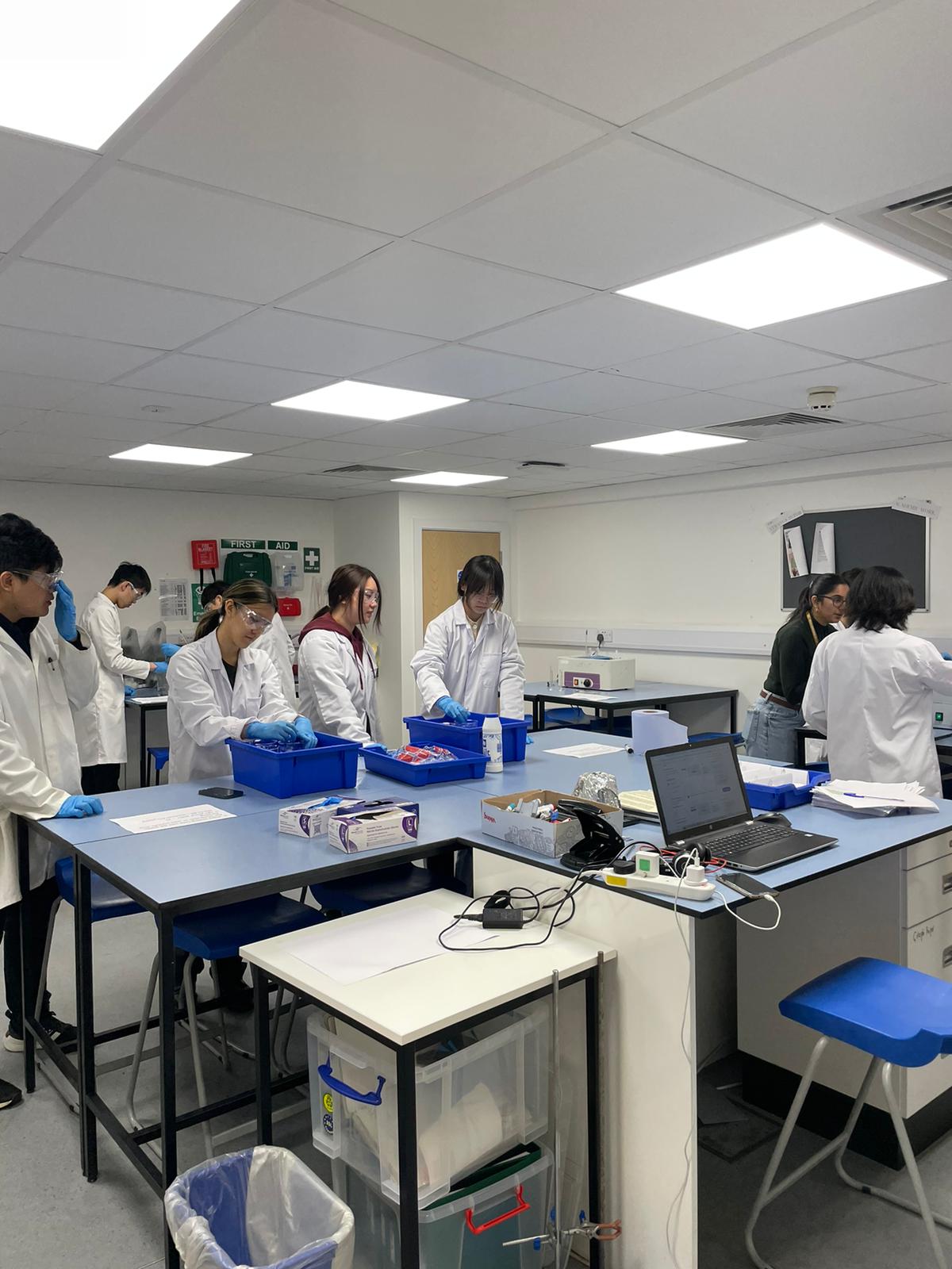 Chemistry Practicals - Carousel For News Detail - OIC