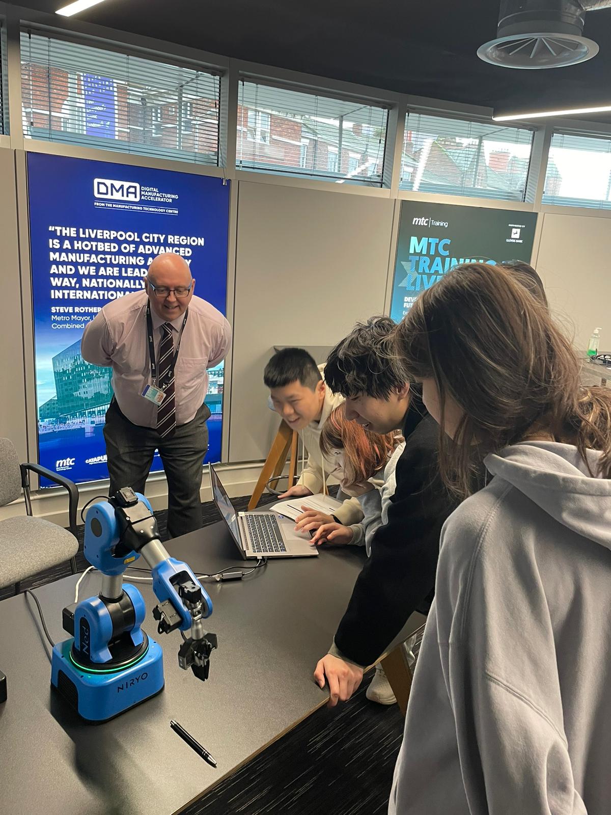 Enrichment Week - Carousel For News Detail - OIC