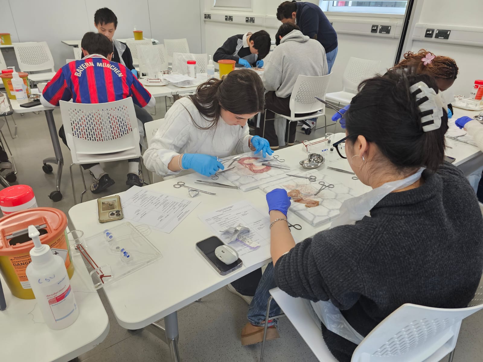 The Role of Early Surgical Exposure in Medical Education - Surgery Skills