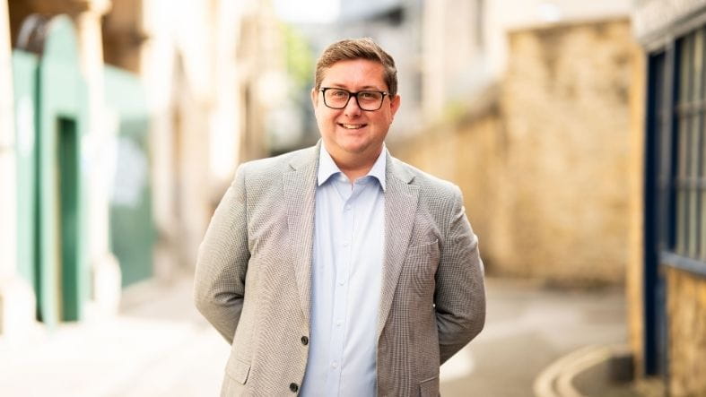 Our Teachers | Oxford International College - Feature Cards - OIC