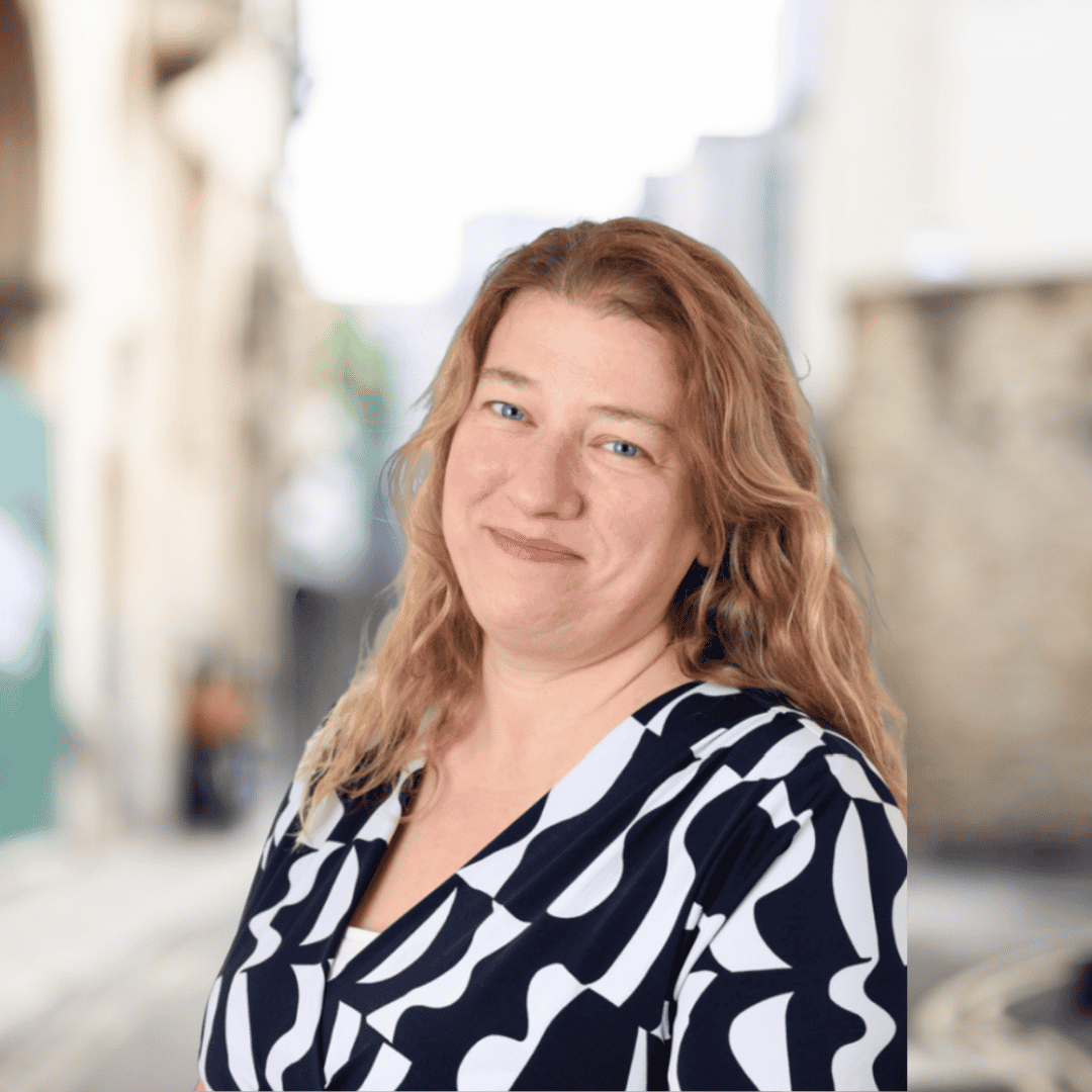Our Teachers | Oxford International College - Feature Cards - OIC
