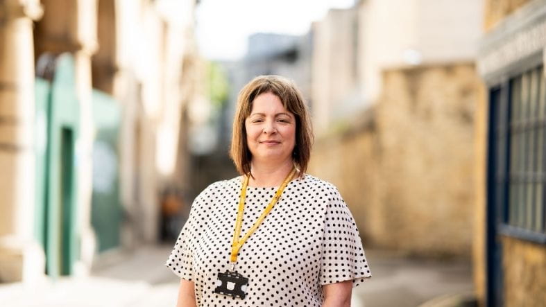 Laura Simmons - Laura Simmons